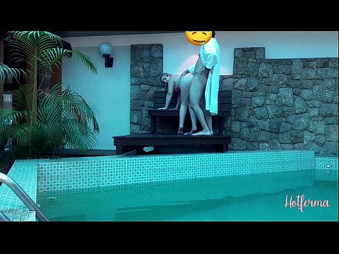 ❤️ Oga pe iranṣẹbinrin si awọn pool, sugbon ko le koju kan gbona ❤️❌ Iwa onihoho furo ❌